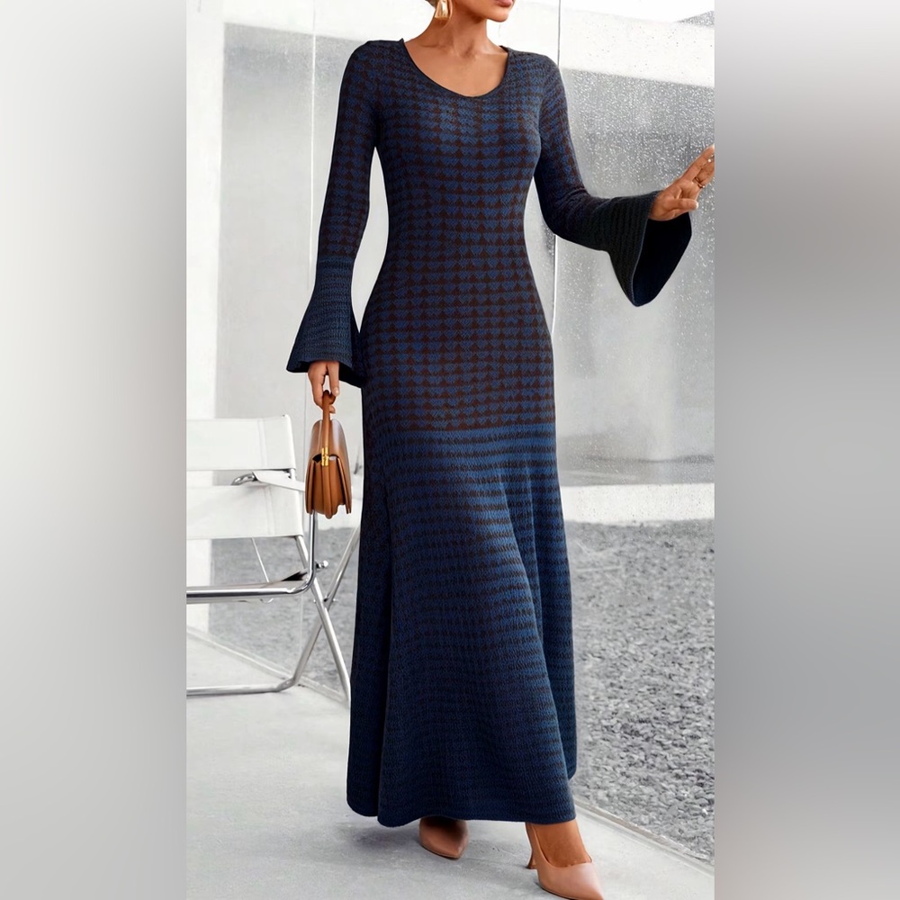 Elegant Blue Houndstooth Maxi Dress